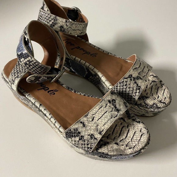 Free People Paris Flatform Sandal Strap Snakeskin Print Platform Open To… - Picture 2 of 7
